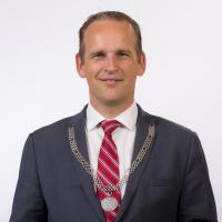Foto van burgemeester A.P.J. (Bram) van Hemmen